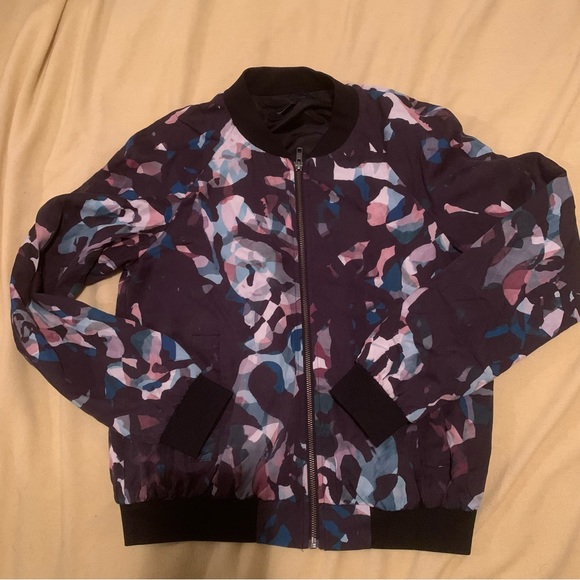 French Connection floral bomber jacket. Size 6 - Picture 2 of 3